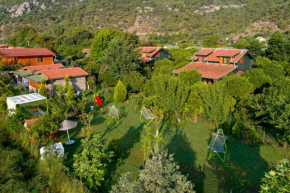 Flora Pansiyon Çıralı